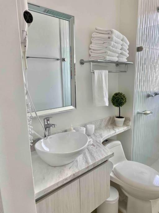 Apto 1801 Cartagena frente al mar- edificio Palmetto, piso 18 - Apartamento de 2 dormitorios - 62