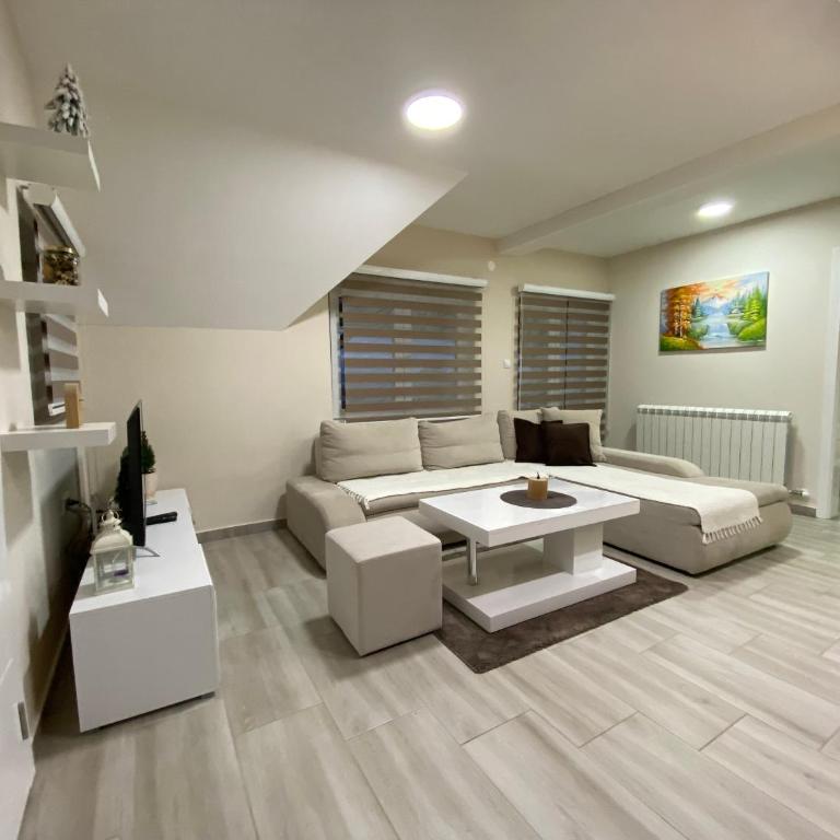 Ena lux Divčibare - Apartman sa 2 Spavaće Sobe - 4