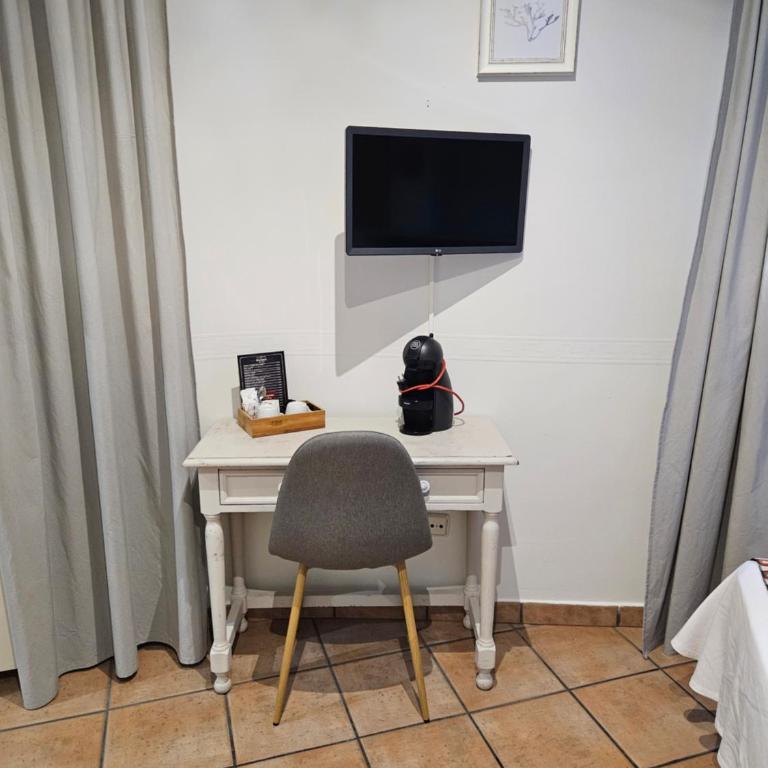 Hostal La Campana - Habitación Doble - 2 camas - 4