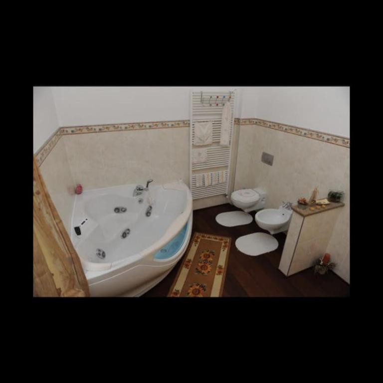 La stanza dei segreti - Camera Matrimoniale con Bagno in Comune - 8