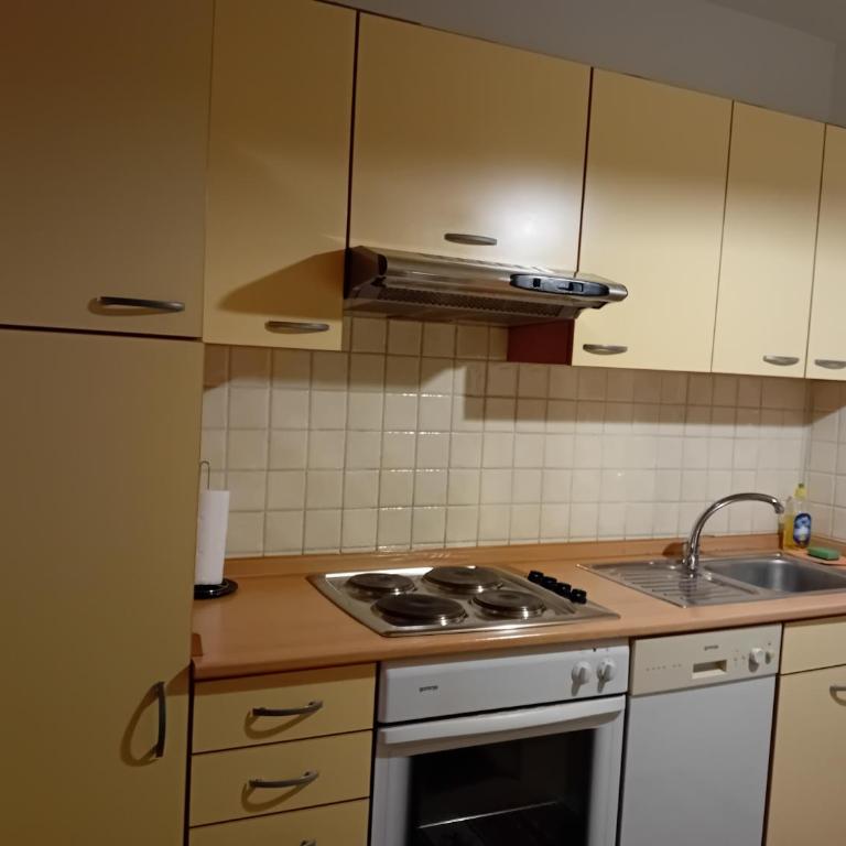 GALBY - Dobrinja - 1km from the airport - Apartman sa 2 Spavaće Sobe - 14