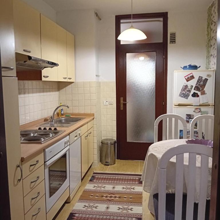 GALBY - Dobrinja - 1km from the airport - Apartman sa 2 Spavaće Sobe - 9