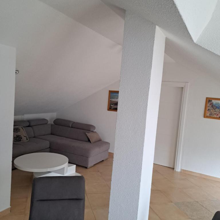 Apartments Pejanović - Comfort One-Bedrom Apartment with Terrace and Sea View - 13