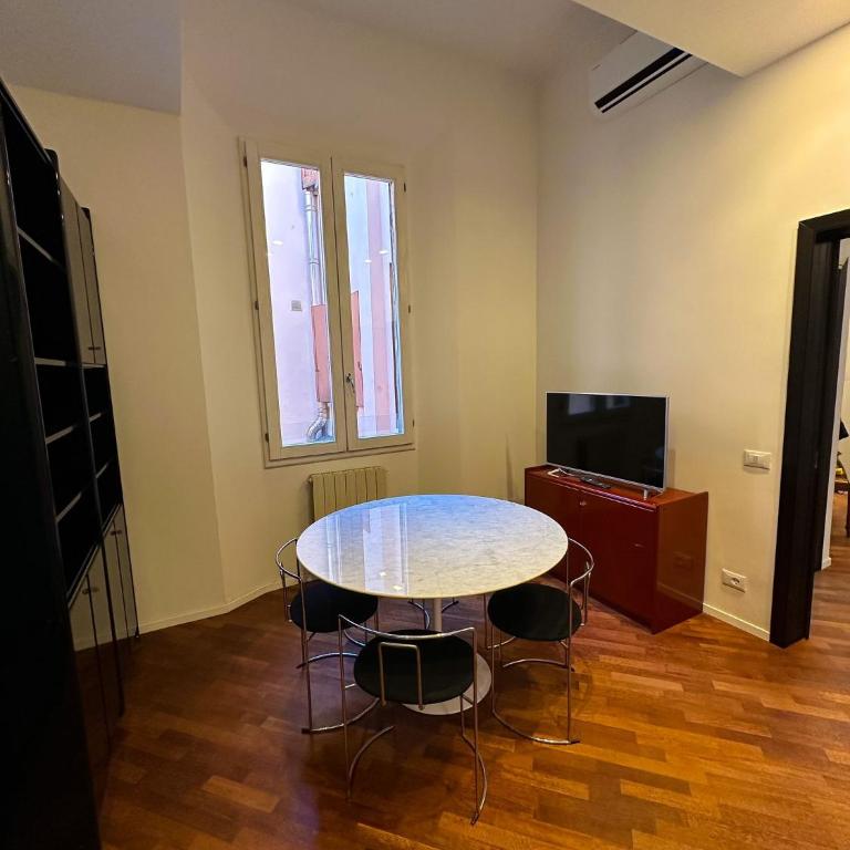 whouse large suite apartment indipendenza - Appartamento - 8