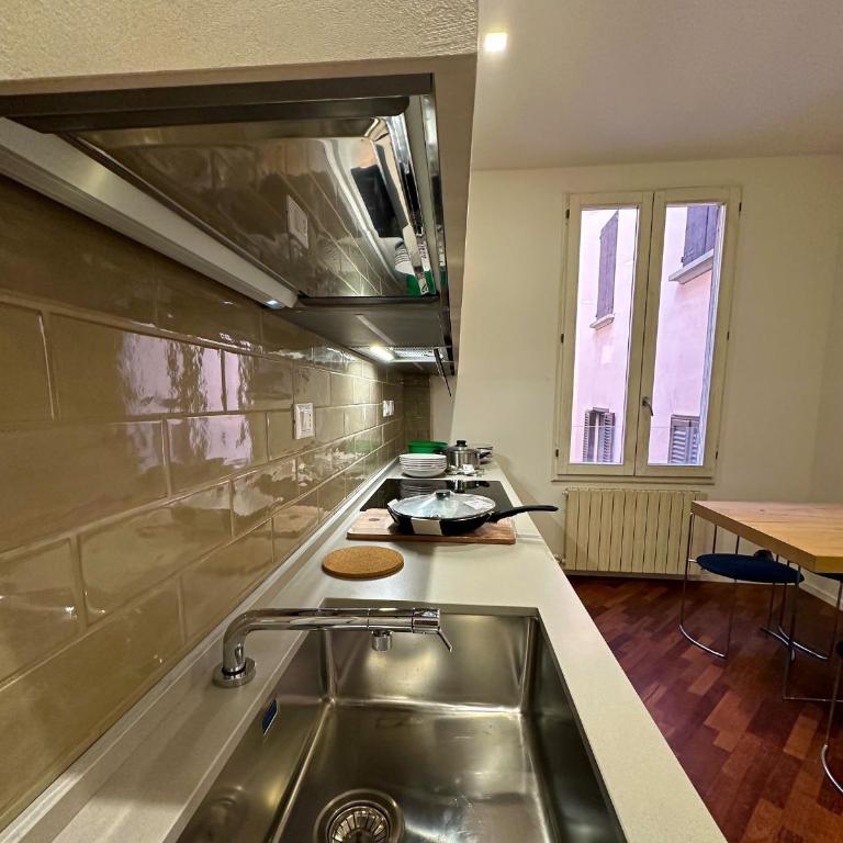 whouse large suite apartment indipendenza - Appartamento - 9