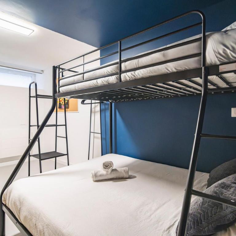 L'industriel - billard et home cinéma - hyper centre - Three-Bedroom Apartment - 36