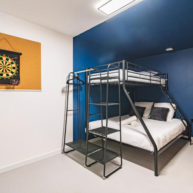 L'industriel - billard et home cinéma - hyper centre - Three-Bedroom Apartment - 9