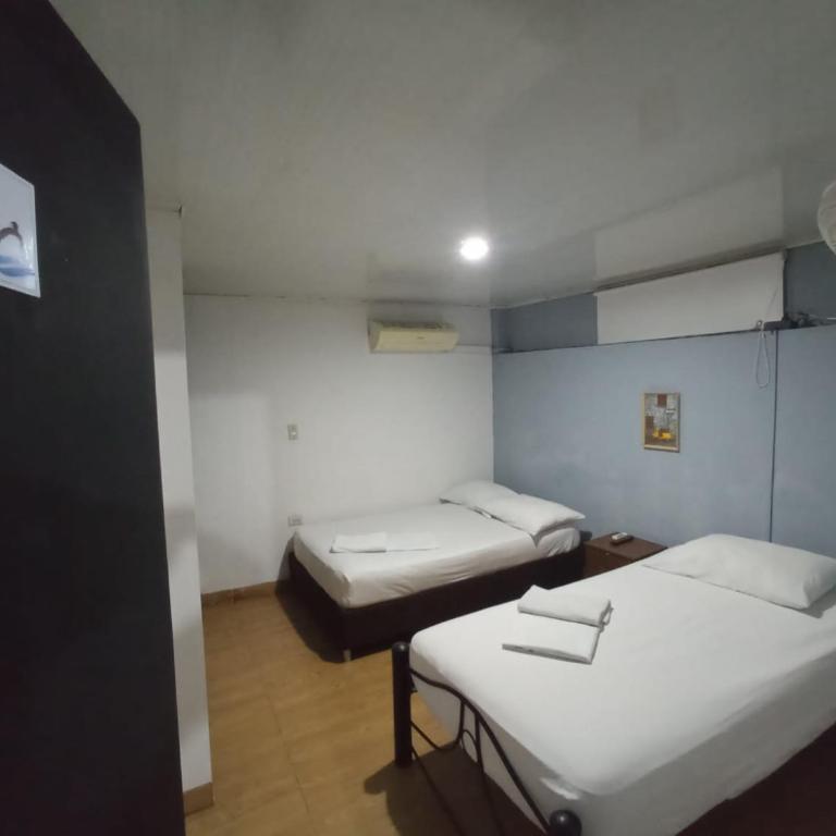 Hotel El Mohan - Comfort Quadruple Room - 2