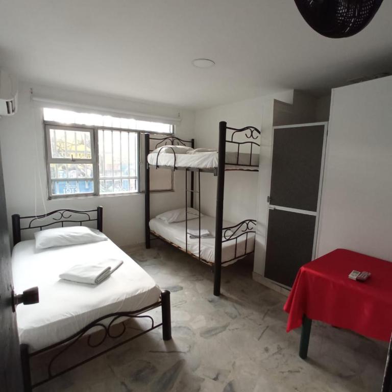 Hotel El Mohan - Comfort Quadruple Room - 3