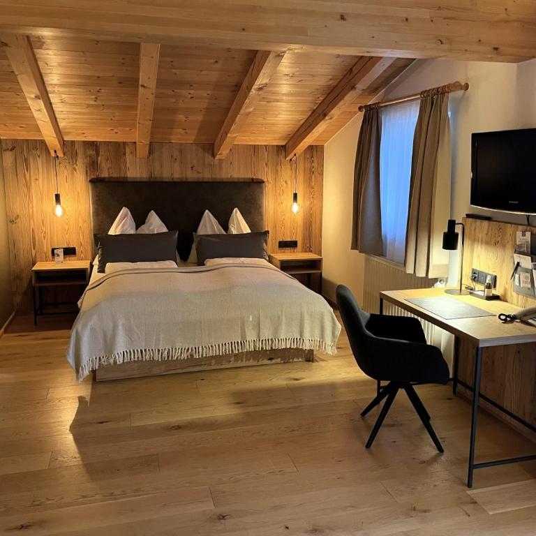 moser-HOCHKÖNIG Genuss Wirtshaus Hotel - Suite mit Balkon - 5