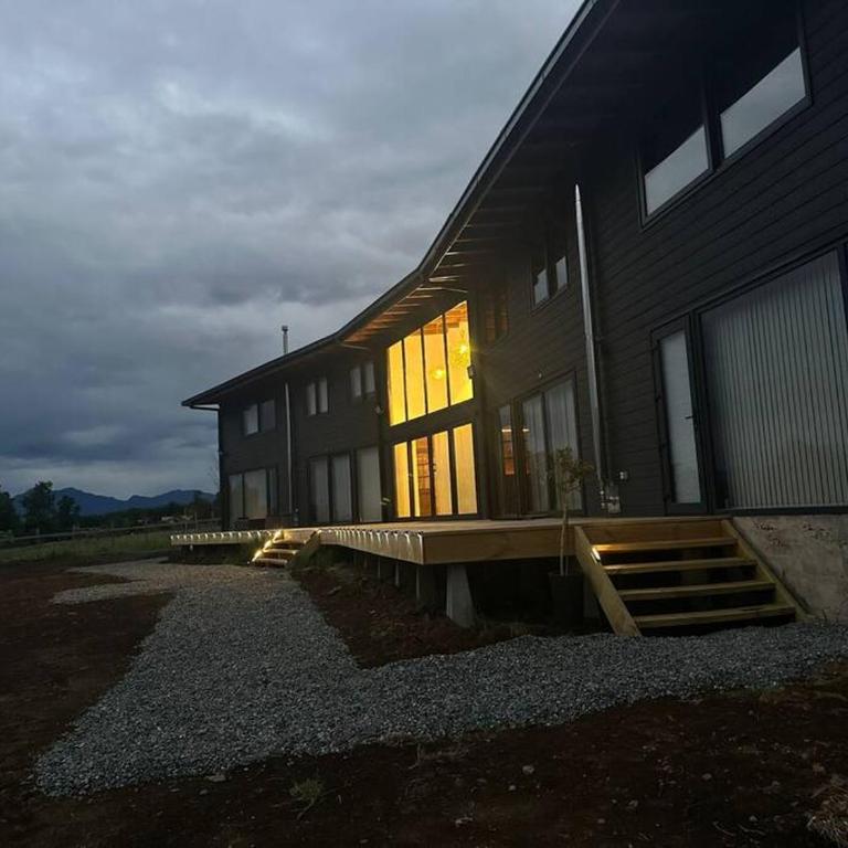 Casa nueva en country pucon con piscina y quincho compartido con casa gemela - Four-Bedroom House - 21