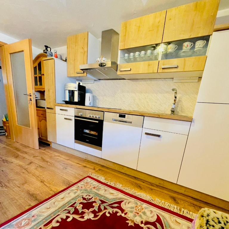 Ferienwohnung Alpensymphonie mit 110 m2 und sonnigem Balkon - Apartamento con balcón - 5