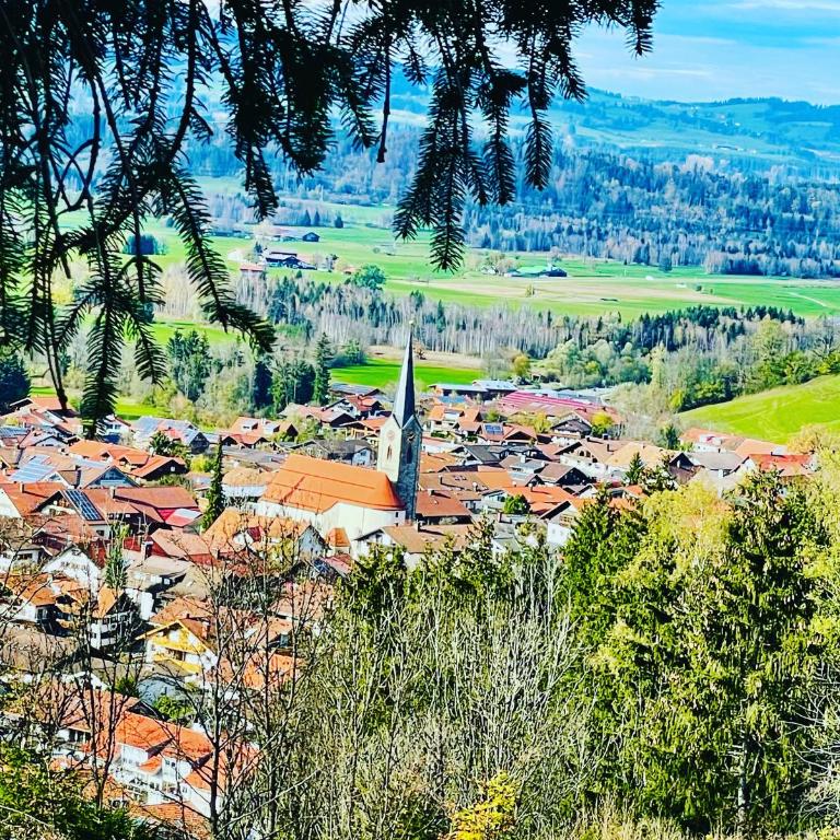 Ferienwohnung Alpensymphonie mit 110 m2 und sonnigem Balkon - Apartamento con balcón - 12