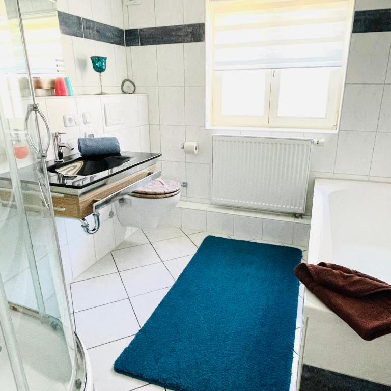 Ferienwohnung Alpensymphonie mit 110 m2 und sonnigem Balkon - Apartamento con balcón - 14