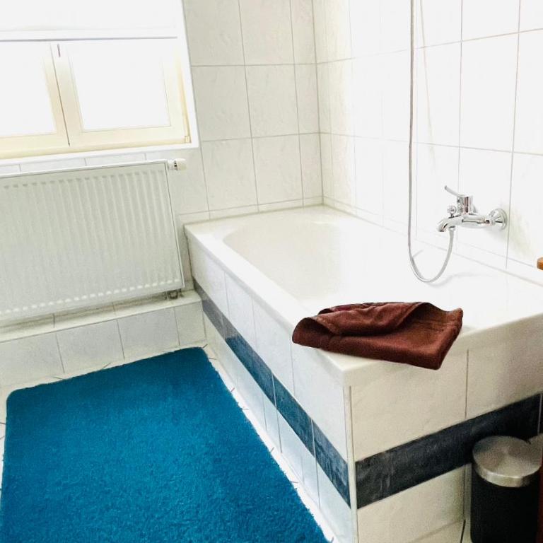 Ferienwohnung Alpensymphonie mit 110 m2 und sonnigem Balkon - Apartamento con balcón - 16