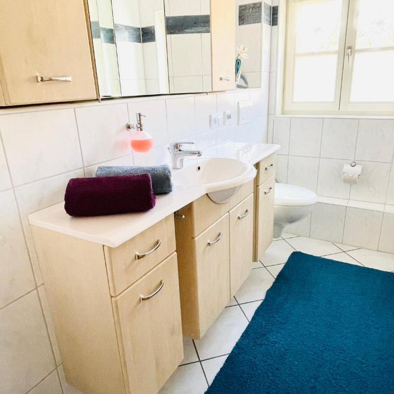 Ferienwohnung Alpensymphonie mit 110 m2 und sonnigem Balkon - Apartamento con balcón - 40