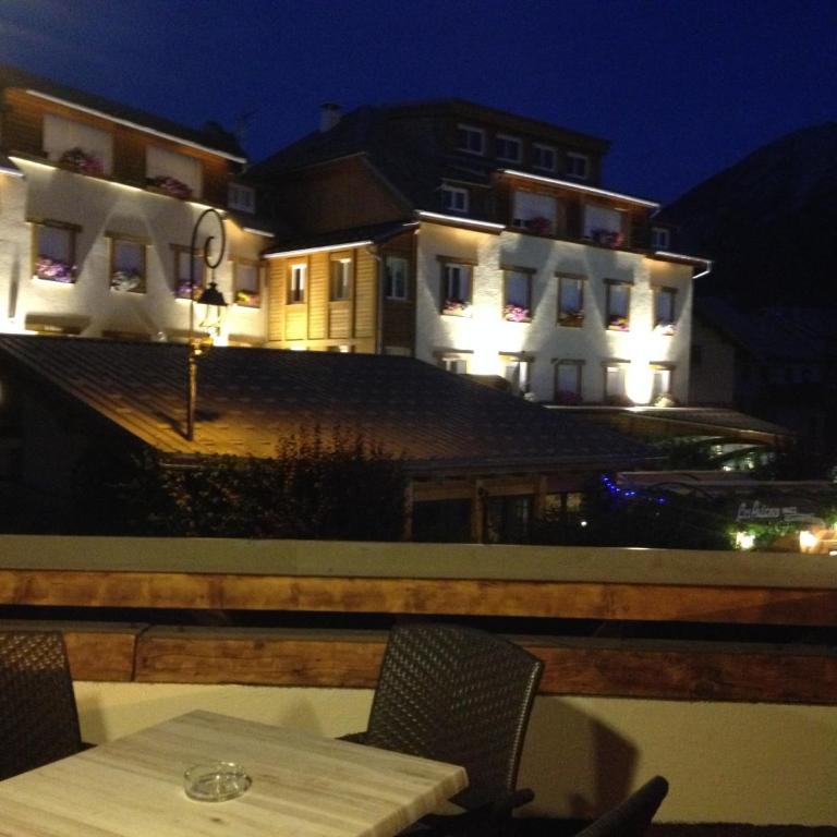 Logis Hôtel Les Autanes & Spa - Chambre Double avec Terrasse - Bâtiment Annexe - 2