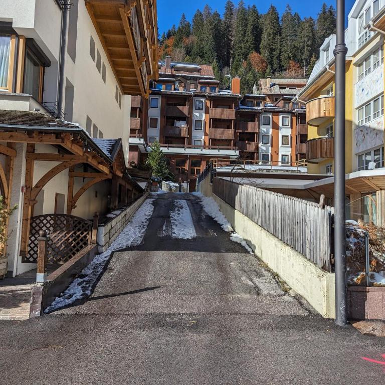 Casa Campiglio Centro Piano Alto con Vista - Appartamento con 2 Camere da Letto - 1