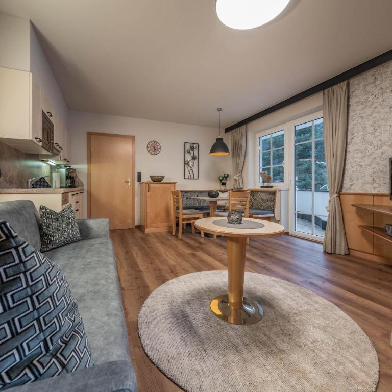 Apart Boutiquehotel SONNENHOF - Apartment mit 1 Schlafzimmer und Balkon - 2