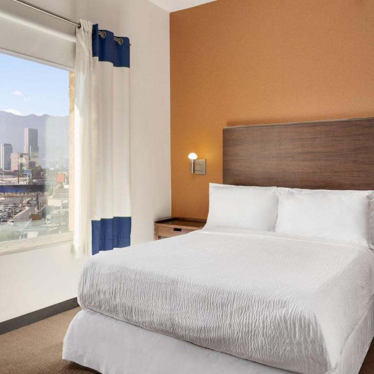 Four Points by Sheraton Galerias Monterrey - Deluxe Suite, 1 Bedroom Executive Suite, Away from elevator - 4