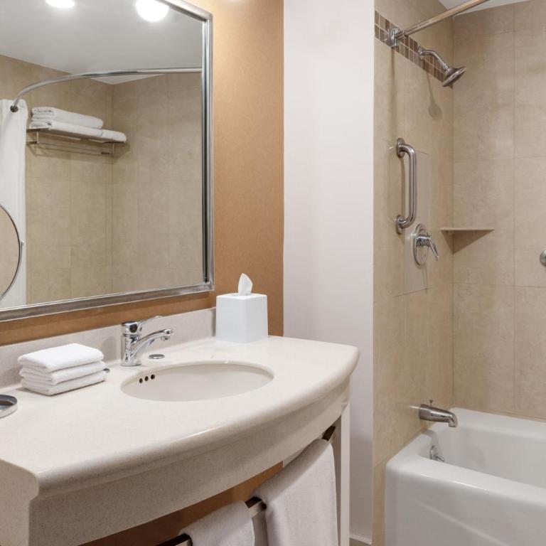 Four Points by Sheraton Galerias Monterrey - Deluxe, Guest room, 2 Queen(s) - 2