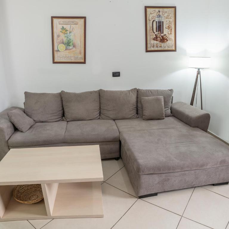 JollyKop Apartments - One-Bedroom Apartment - 2