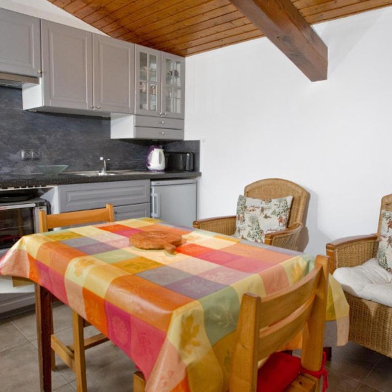 Appartement 2 pièces avec Wi-Fi et parking à Saint-Chaffrey - FR-1-762-22 - Appartement - 9