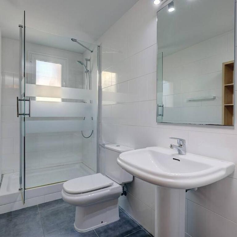 Spacious 2 bedroom apartment with sea view! - Apartamento de 2 dormitorios - 23