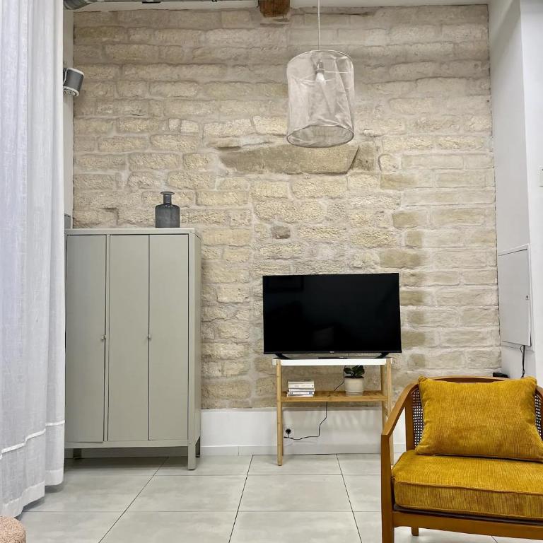 Le Chaptal • Beau T2 • CLIM • Centre Gare St Roch - One-Bedroom Apartment - 14