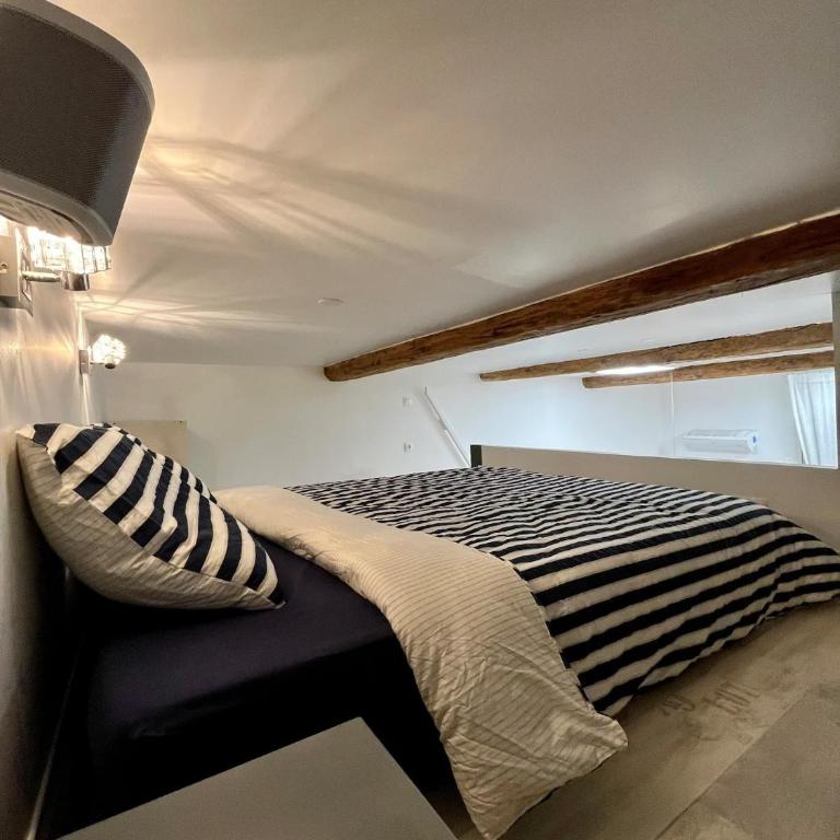 Le Chaptal • Beau T2 • CLIM • Centre Gare St Roch - One-Bedroom Apartment - 7