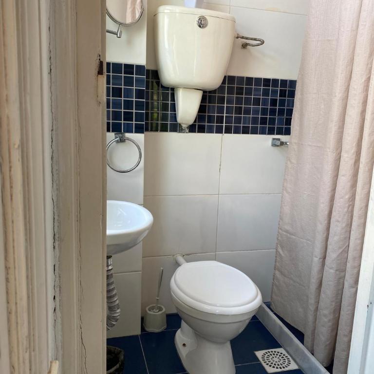 Edificio Quijano - Triple Room with Private Bathroom - 1