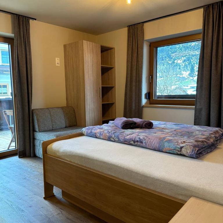 Ferienwohnung Bischofer - Apartment mit 5 Schlafzimmern und Balkon - 40