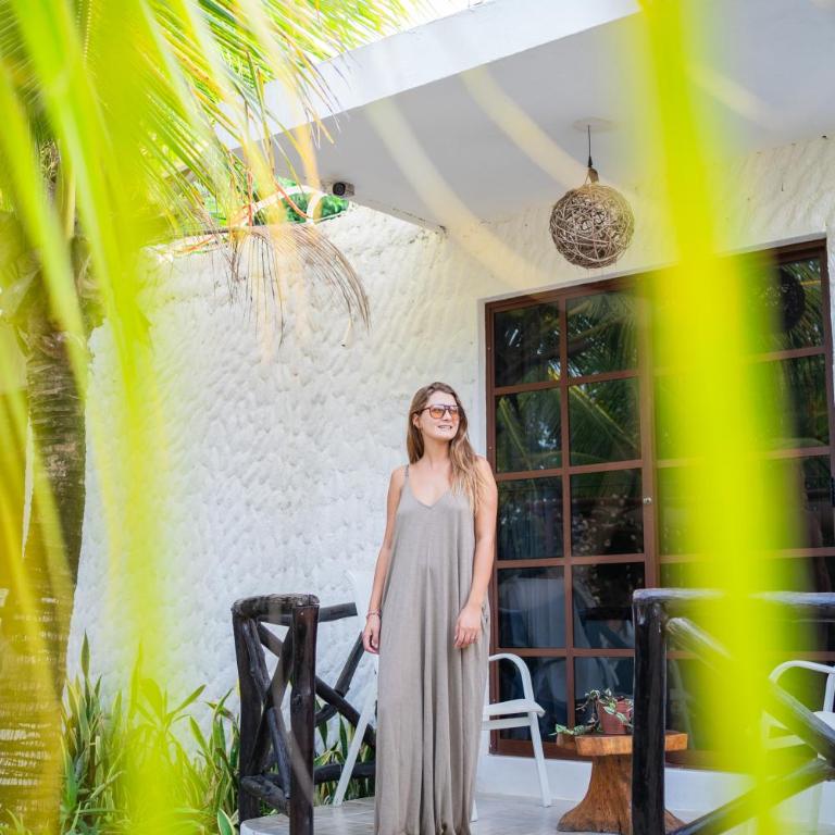 Sirenas Caribbean Rooms Holbox - Habitación Triple con terraza - 2