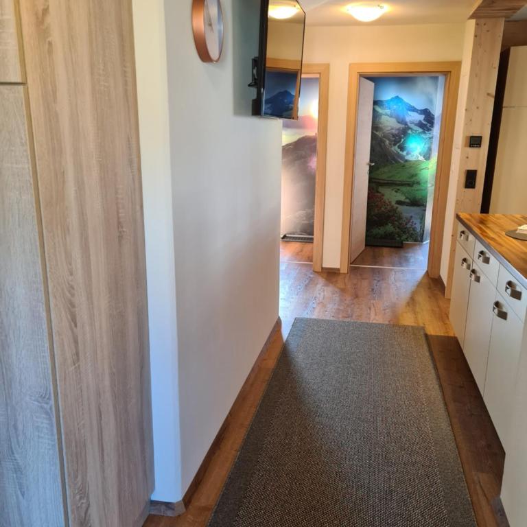 Ferienwohnung Bischofer - Apartment mit 5 Schlafzimmern und Balkon - 61