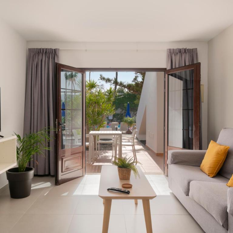 Apartamentos Fayna - Two Bedroom Deluxe Apartment - 3