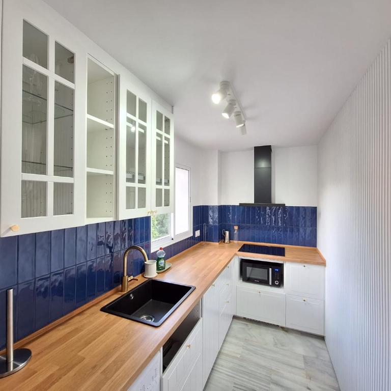 Lovely 2 Bedroom Apartment w/ large garden + pools - Two-Bedroom Apartment - 9