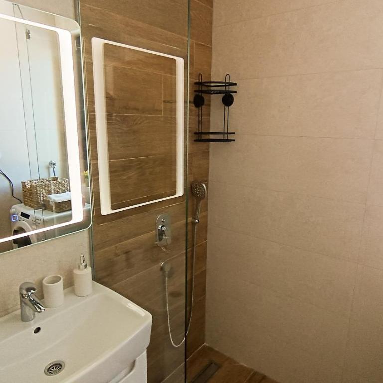 GreenMont Jahorina - Two-Bedroom Apartment - 11