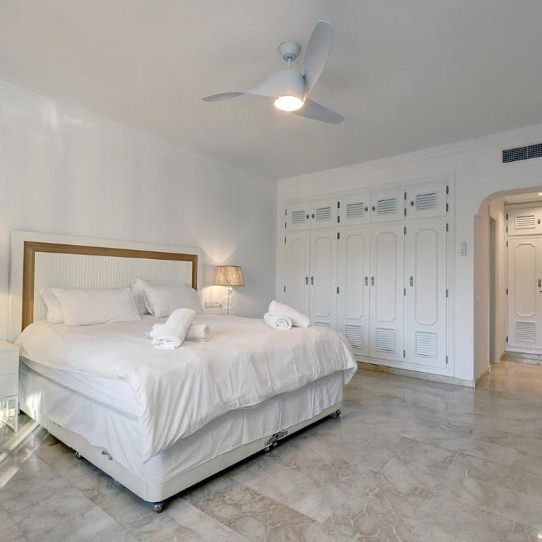 Large Ground Floor Apartment with Private Garden and Beach Access - Casa de 3 dormitorios - 11