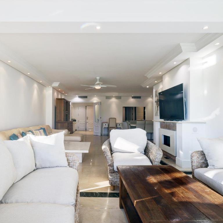 Large Ground Floor Apartment with Private Garden and Beach Access - Casa de 3 dormitorios - 30