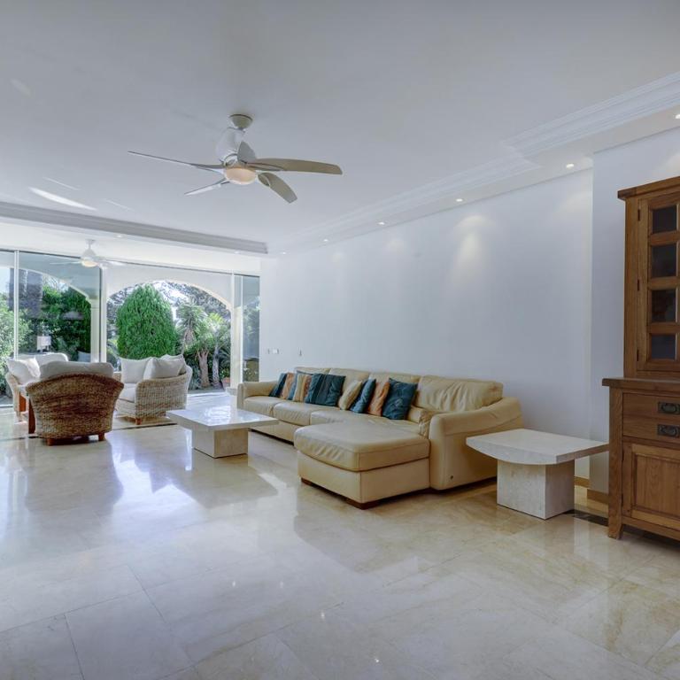 Large Ground Floor Apartment with Private Garden and Beach Access - Casa de 3 dormitorios - 21