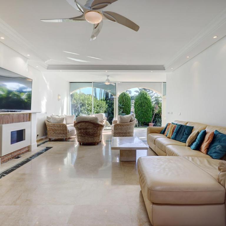 Large Ground Floor Apartment with Private Garden and Beach Access - Casa de 3 dormitorios - 22