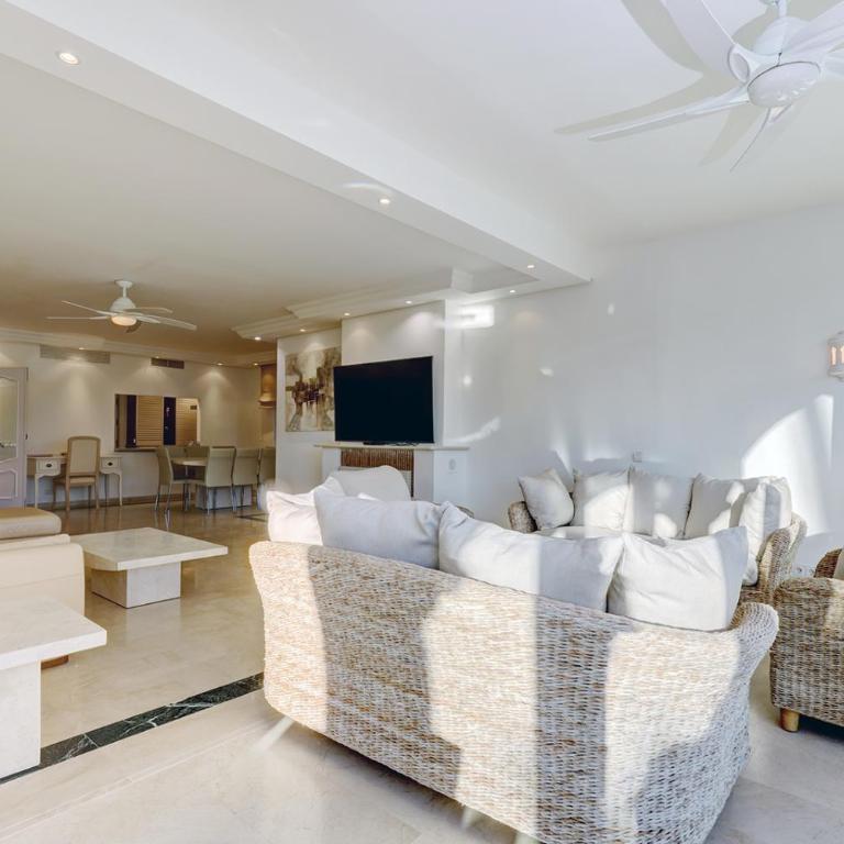 Large Ground Floor Apartment with Private Garden and Beach Access - Casa de 3 dormitorios - 43