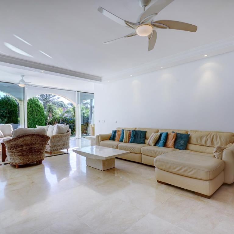 Large Ground Floor Apartment with Private Garden and Beach Access - Casa de 3 dormitorios - 23