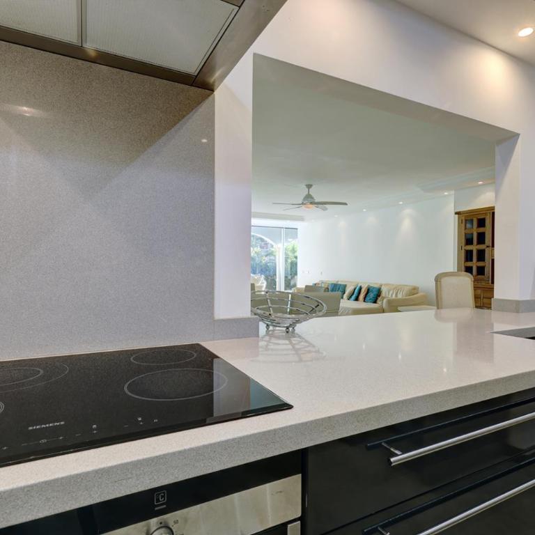 Large Ground Floor Apartment with Private Garden and Beach Access - Casa de 3 dormitorios - 19
