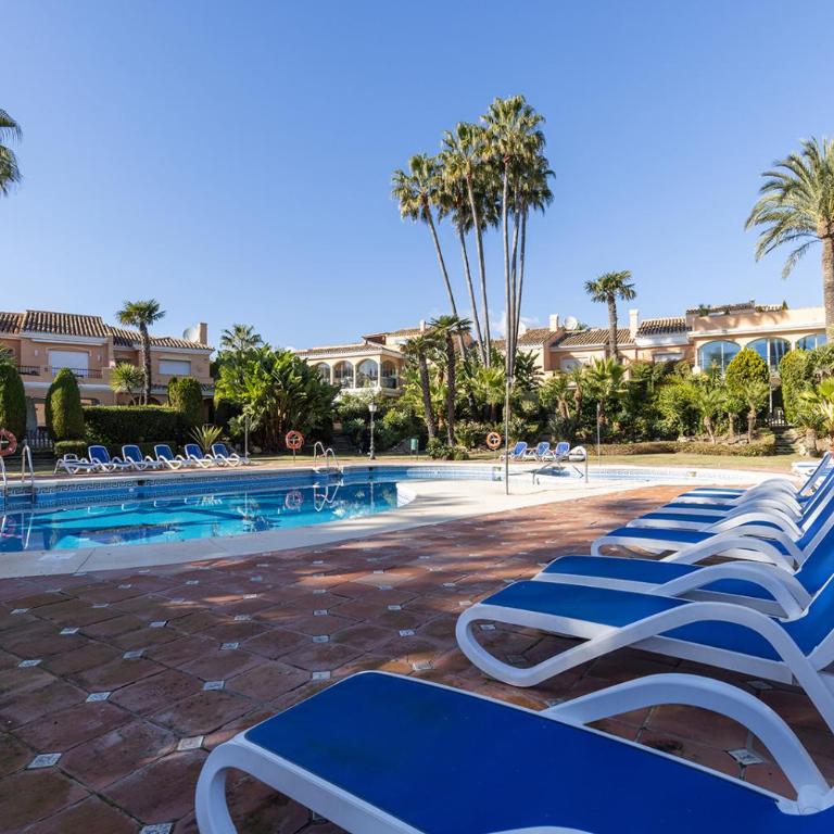 Large Ground Floor Apartment with Private Garden and Beach Access - Casa de 3 dormitorios - 59