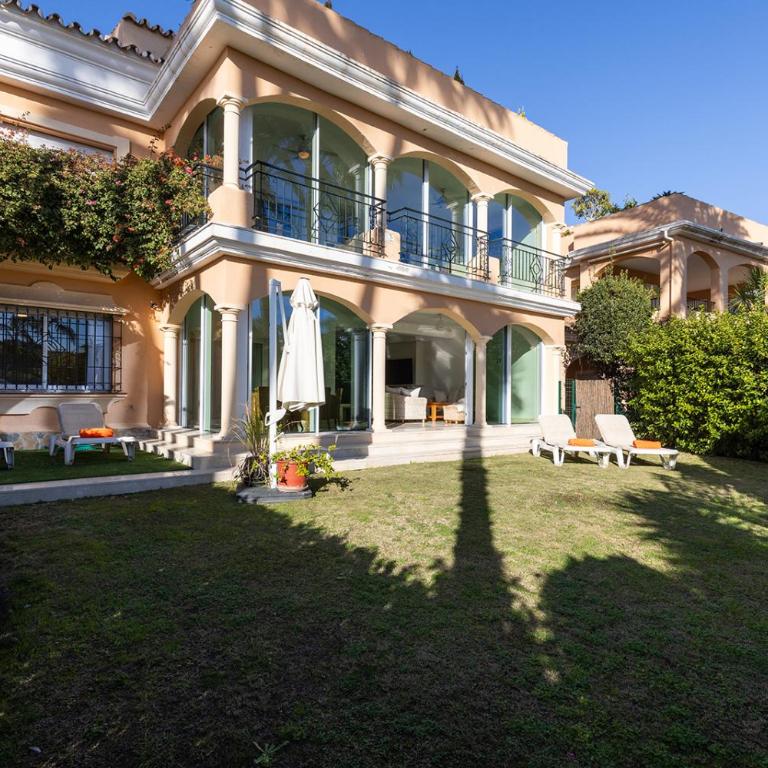 Large Ground Floor Apartment with Private Garden and Beach Access - Casa de 3 dormitorios - 47