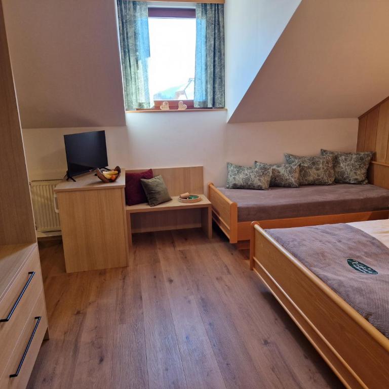 Kastnerhof - Dreibettzimmer - 5