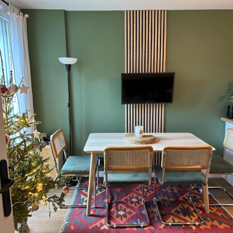 Sacaron24, T2 bis, centre Luchon, wifi, parking - Appartement 2 Chambres - 1