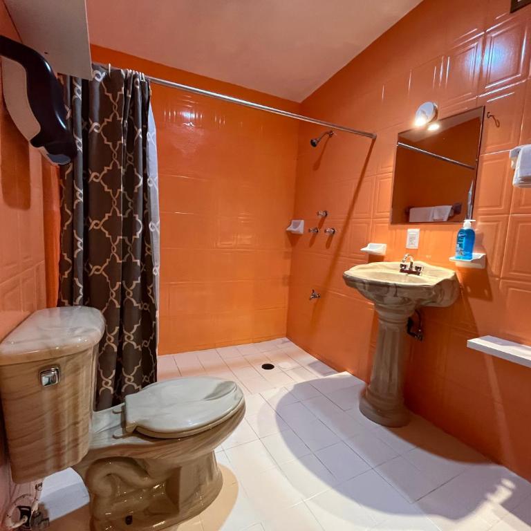 Casa Puerto Morelos - Queen Room with Balcony - 9
