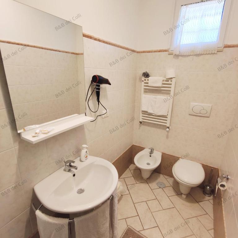 Bed & Breakfast dei Colli - Camera Quadrupla con Bagno Privato - 2